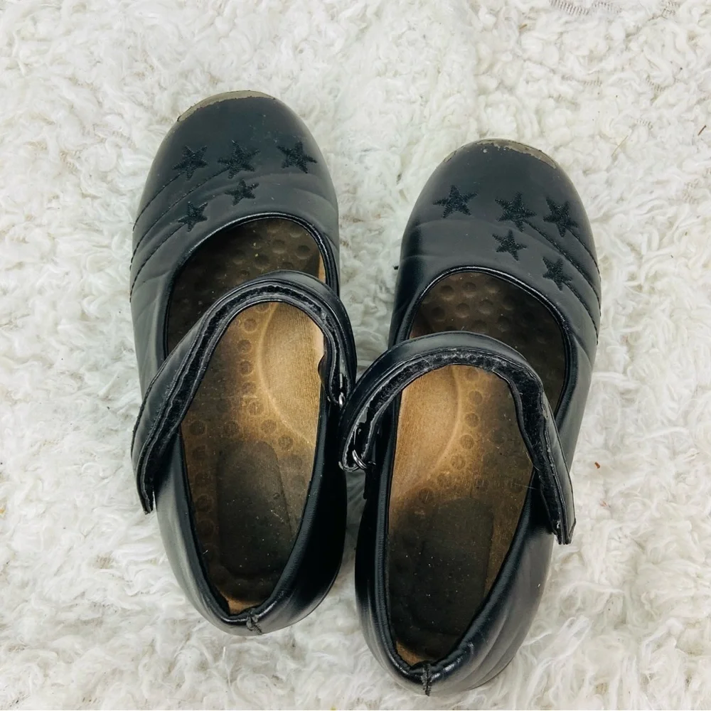 UNBRANDED faux leather Black Star embroidered Kids Shoes size 11